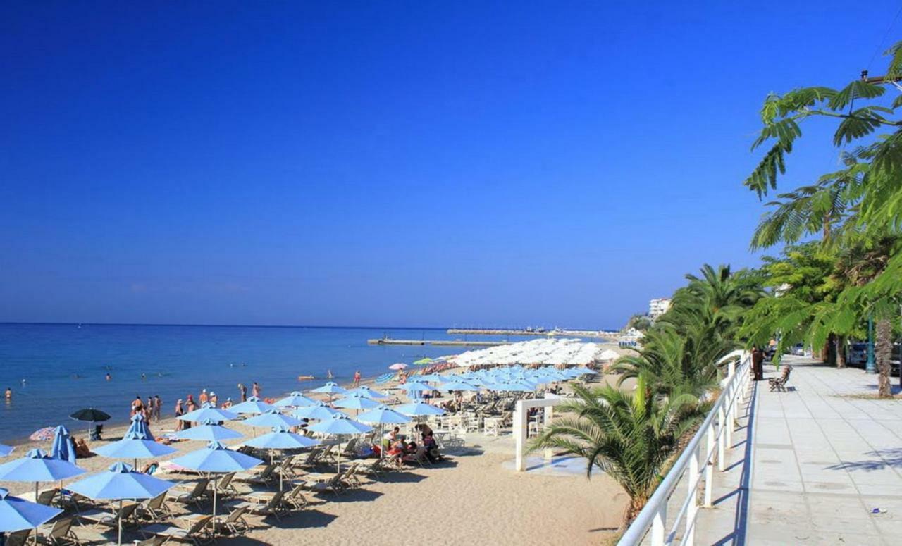 Sea Star Apartments Kallikratia Nea Kallikrateia Kültér fotó
